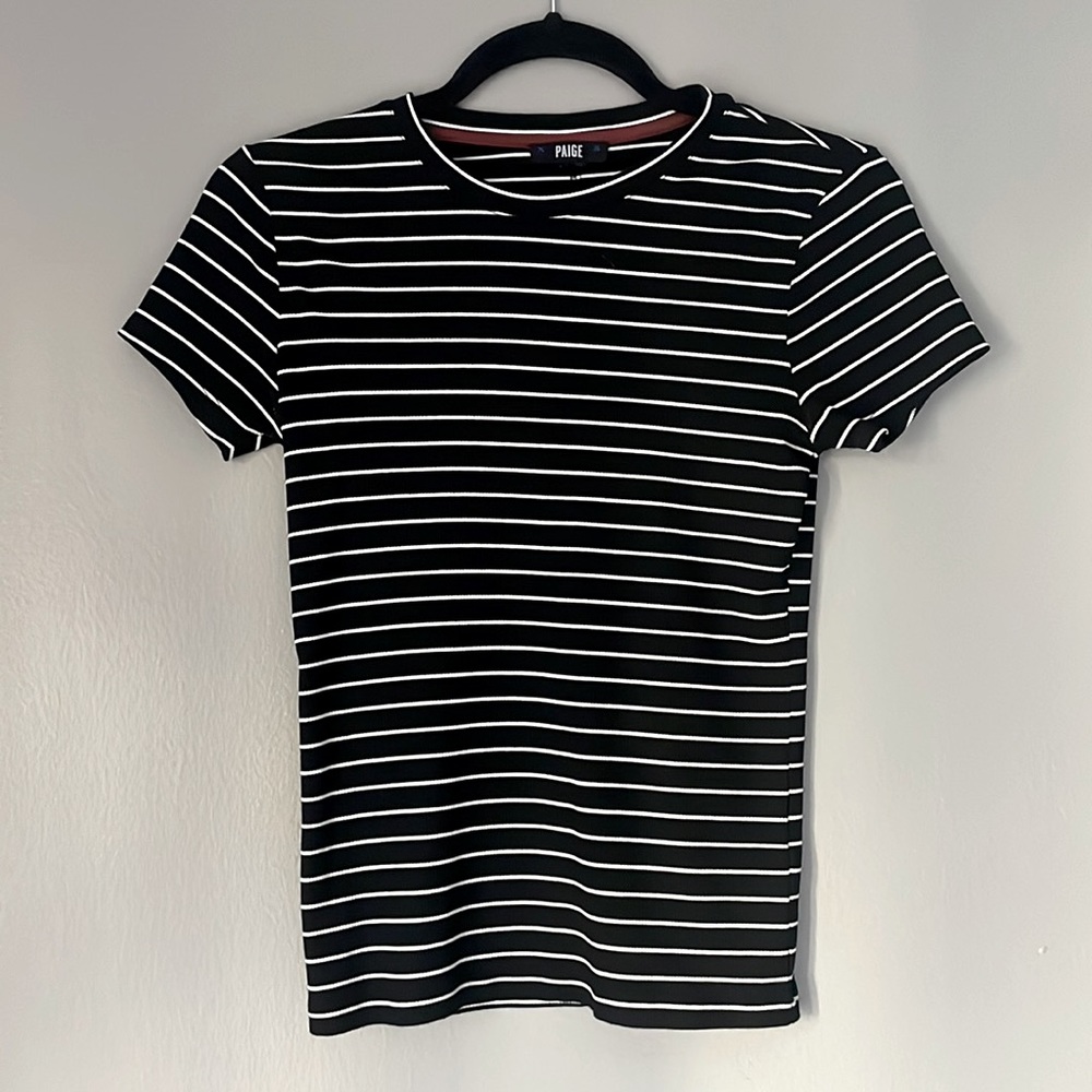 Paige fitted top. Soft stretchy material.